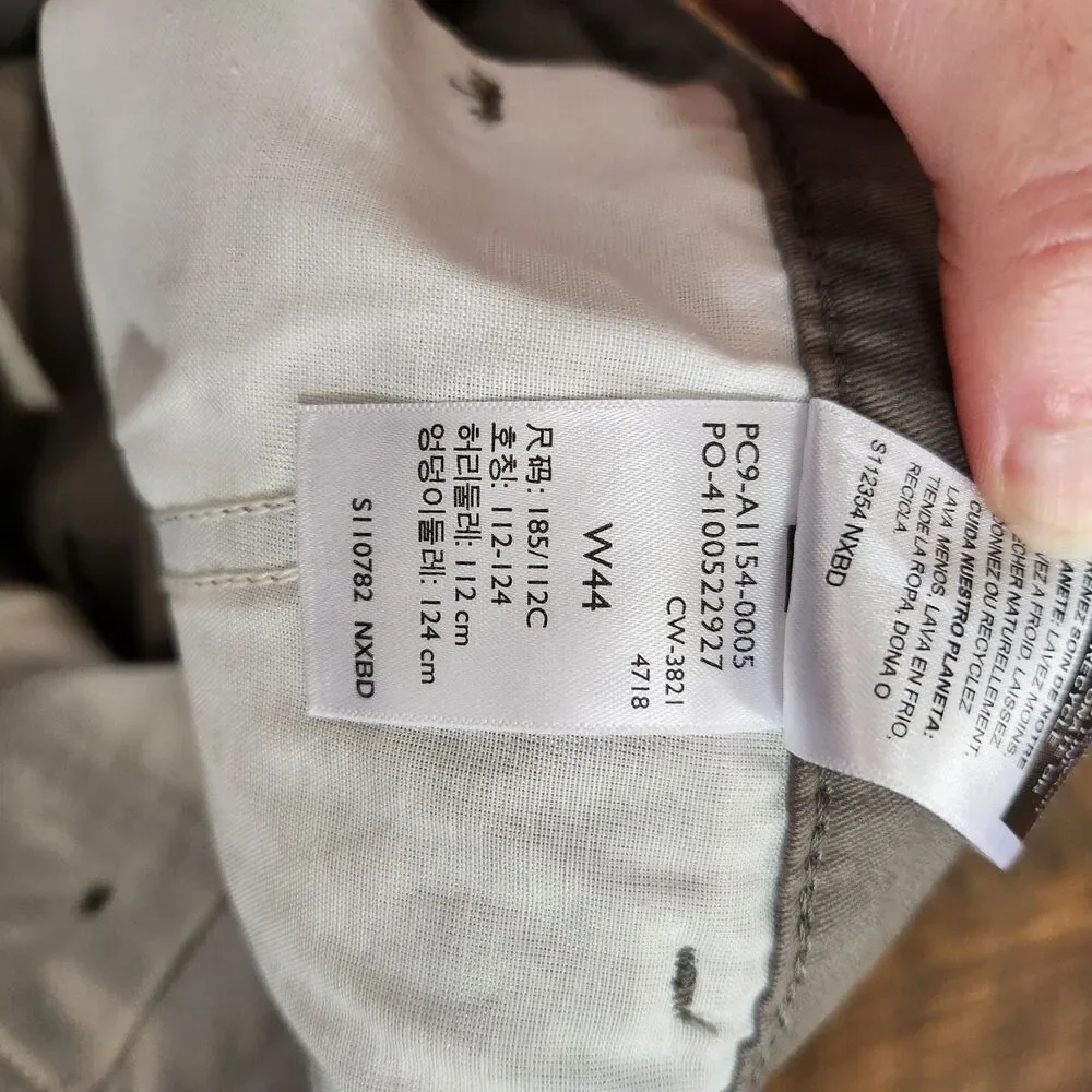 NWT Levi Strauss Signature Gold Men's Sz 44 Casual Chino 10.5